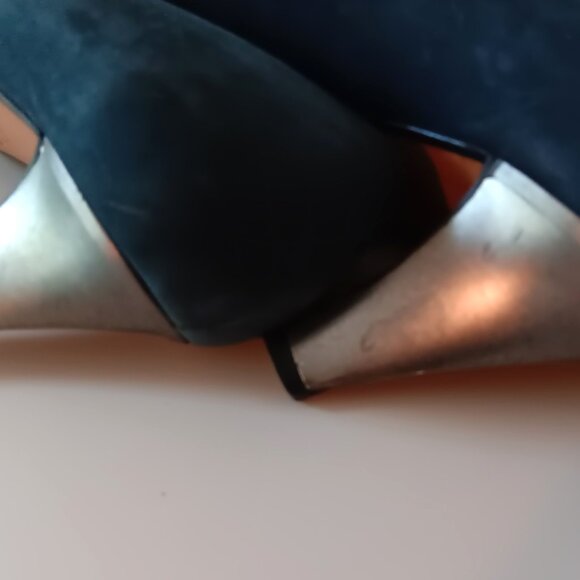 EUC ~ KURT GEIGER Baldini Gorgeous Navy Blue Suede Pumps ~ Size 9 - Picture 13 of 15